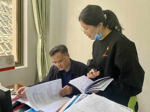 吳瑤：公司法律事務(wù)部部長巫智寧一行到龍巖分公司開展法治建設(shè)第一責(zé)任人檢查~1.jpg