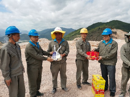 （建議采用）民化建設(shè) 陳思睿 海峽科化民化建設(shè)公司炎炎夏日送清涼~1.jpg